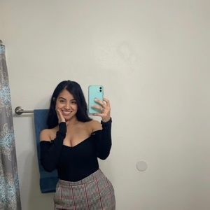 Meet your Posher, Elisa